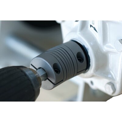 Special flexible adaptor on winch WA200