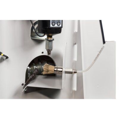 Brushes on the worm shaft