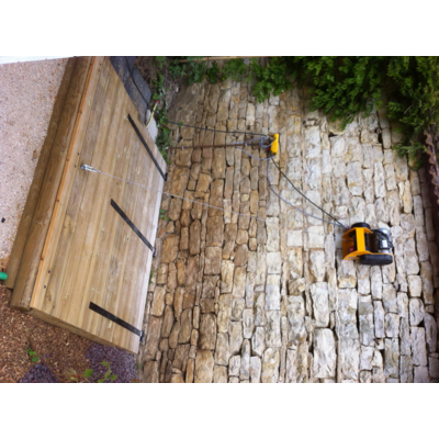 Electric winch MOTORBOX in use